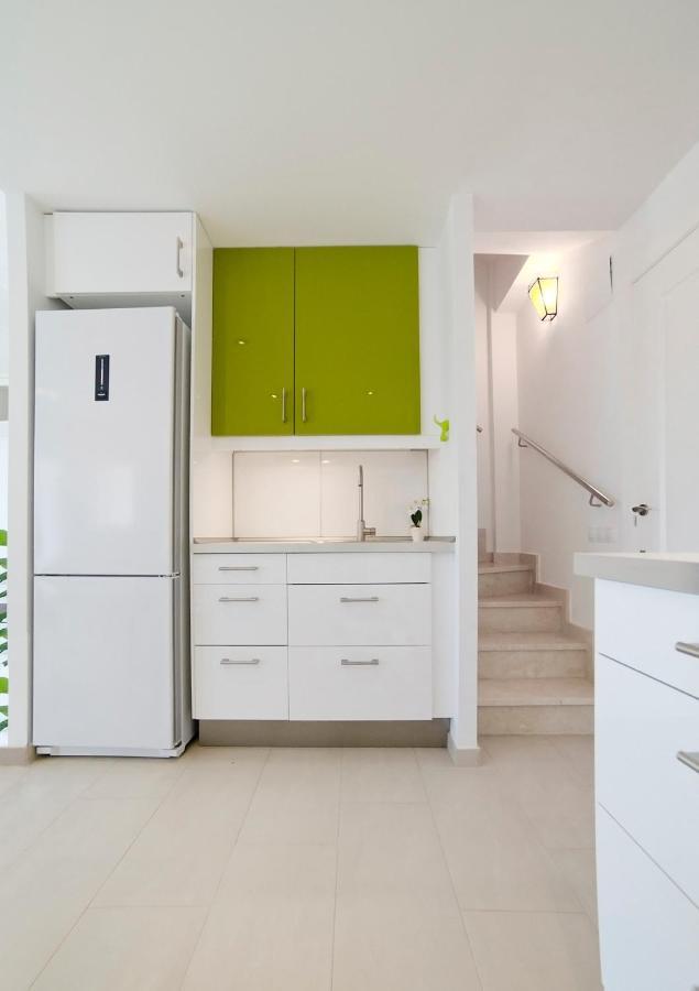 Apartament Tranquil Duplex In Sitges, Barcelona,Sea Views, Parking, Terrace Zewnętrze zdjęcie