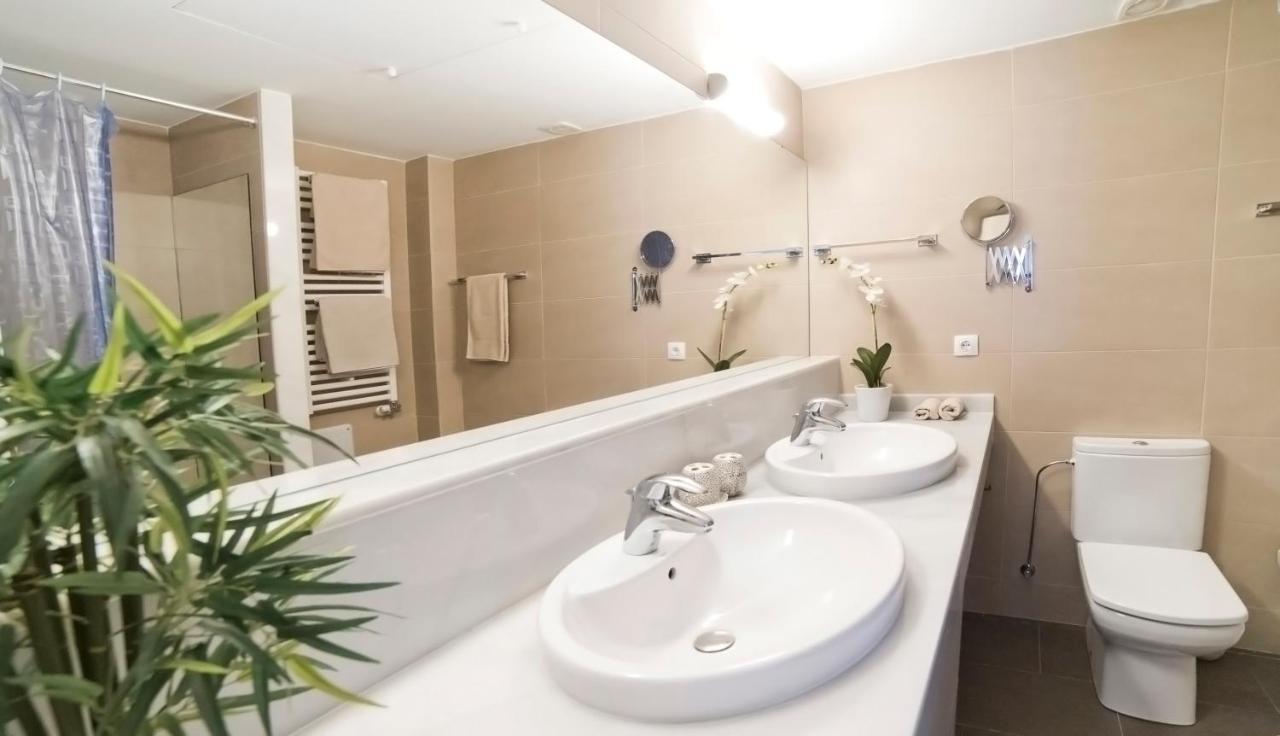 Apartament Tranquil Duplex In Sitges, Barcelona,Sea Views, Parking, Terrace Zewnętrze zdjęcie