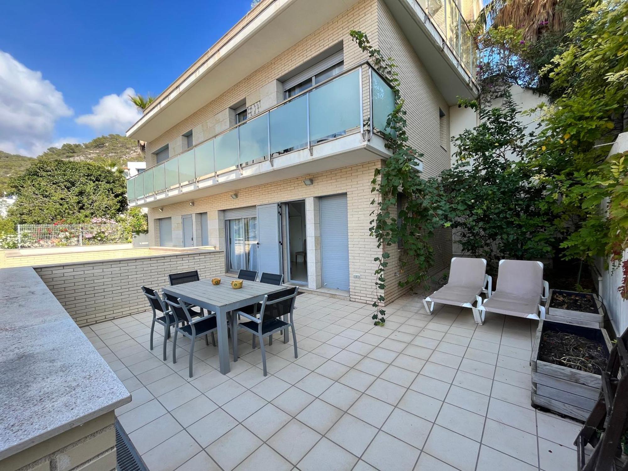Apartament Tranquil Duplex In Sitges, Barcelona,Sea Views, Parking, Terrace Zewnętrze zdjęcie